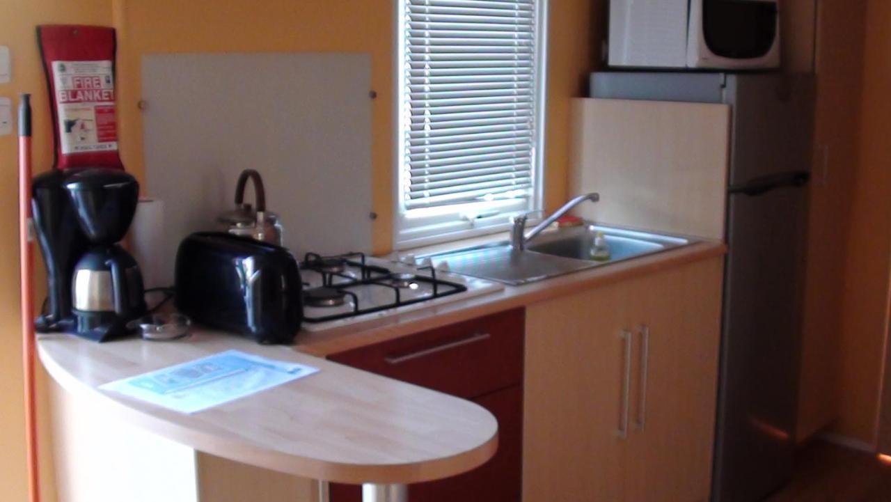Mobil-Home Au Pied Des Pyrenees Castillon-en-Couserans Exterior photo